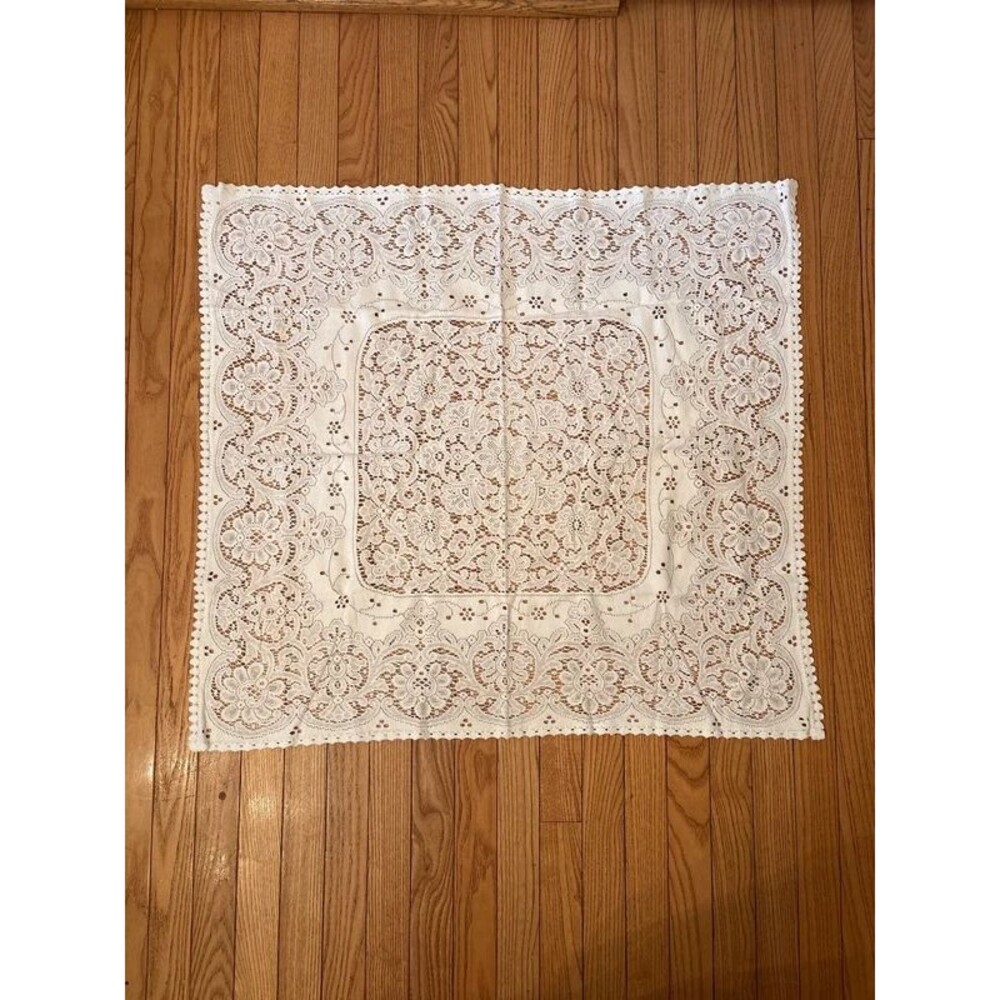 Lace tablecloth vintage handmade doily white floral grandmacore